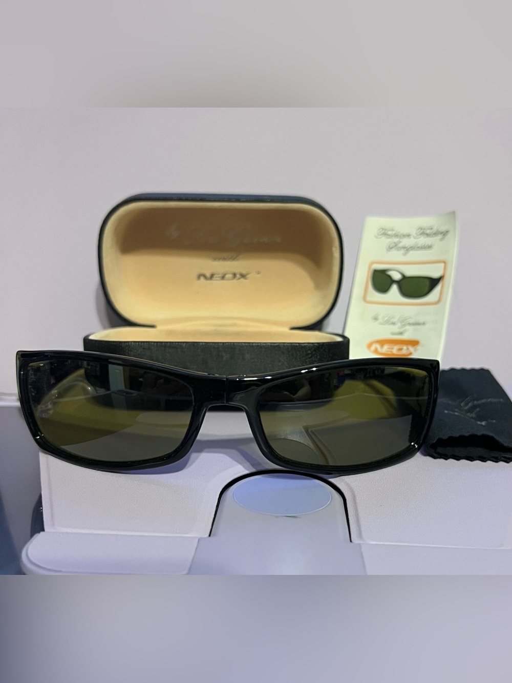 Lori Greiner Neox Original Folding Sunglasses with Case NEW